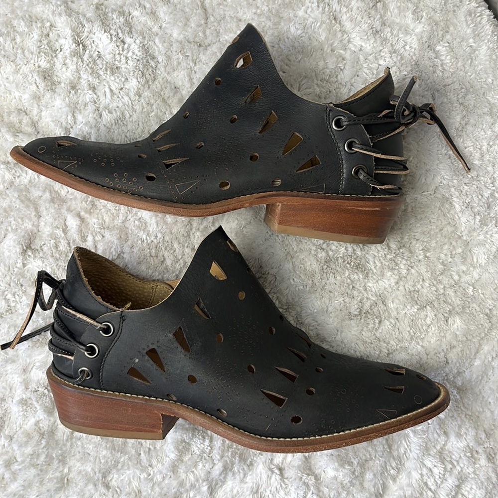 Musse & Cloud Anthropologie Coolise Leather Laser Cut Bootie - Picture 4 of 13